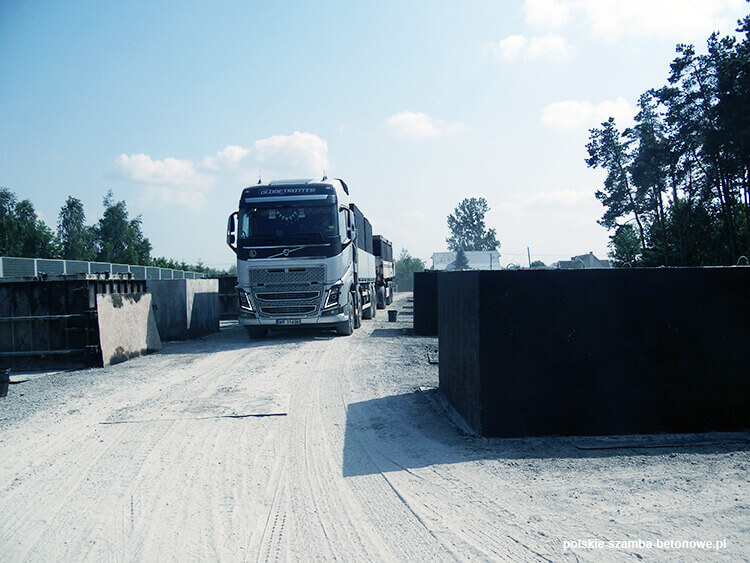 Transport szamb betonowych  w Poddębicach